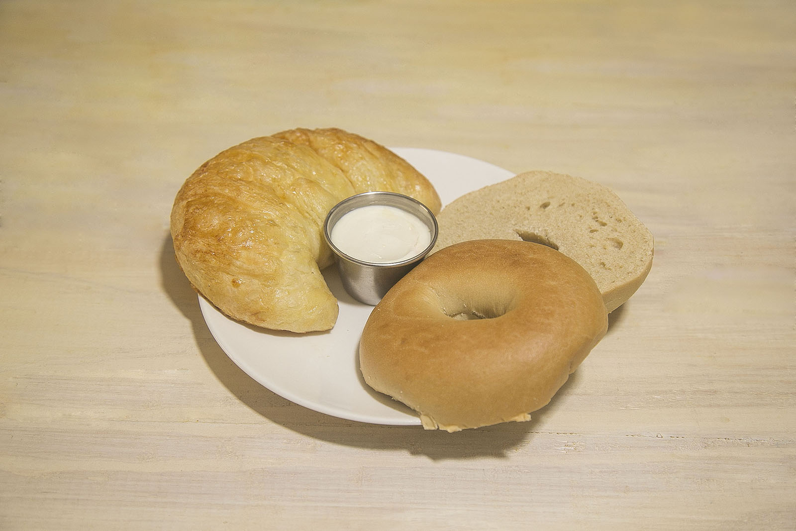 bagel with cream cheese